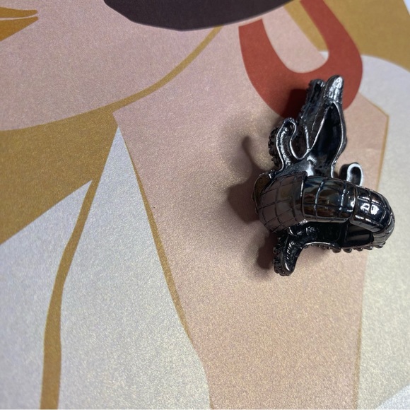 Rhinestone Alligator Ring OS - Picture 2 of 4
